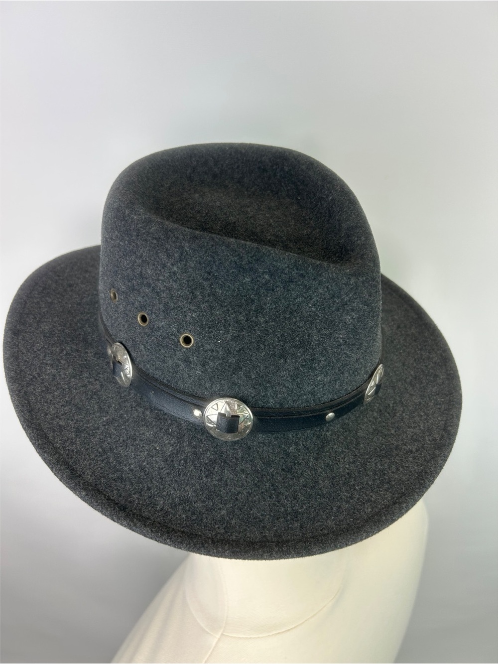 Pendleton Gray Pure Virgin Wool Western Hat Black Leather Band & Silver Conchos